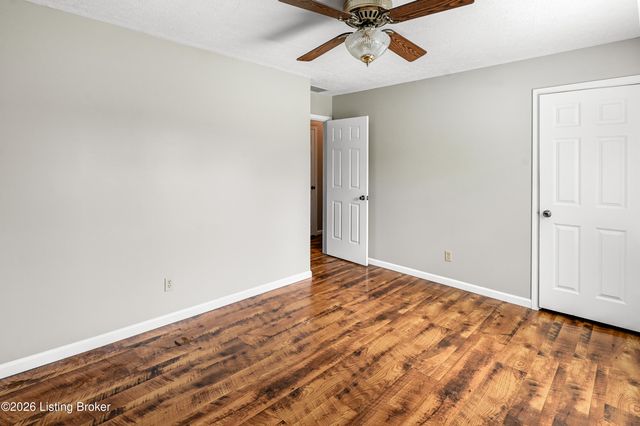 199 Lickskillet Dr, Shepherdsville, KY 40165