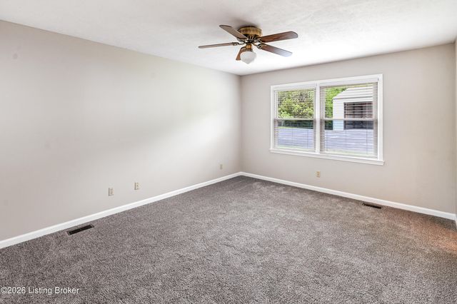 199 Lickskillet Dr, Shepherdsville, KY 40165