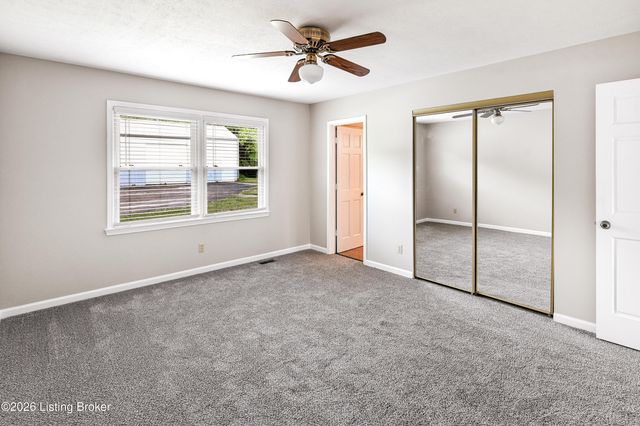 199 Lickskillet Dr, Shepherdsville, KY 40165