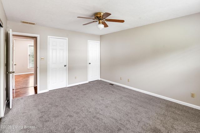 199 Lickskillet Dr, Shepherdsville, KY 40165