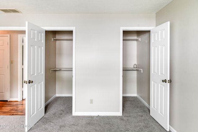 199 Lickskillet Dr, Shepherdsville, KY 40165