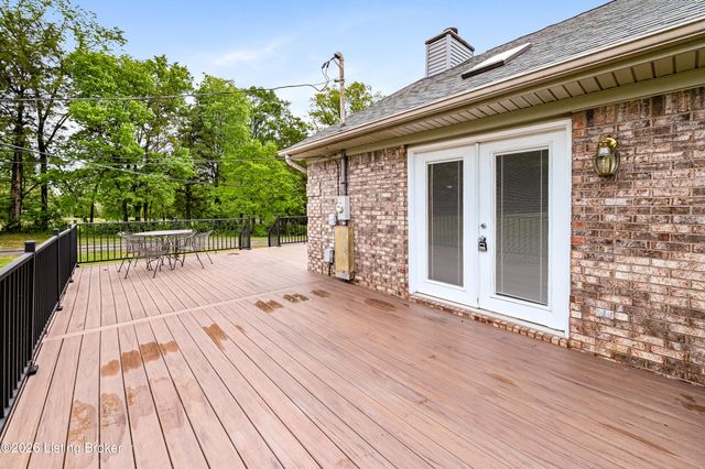 199 Lickskillet Dr, Shepherdsville, KY 40165