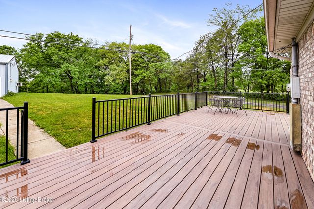 199 Lickskillet Dr, Shepherdsville, KY 40165