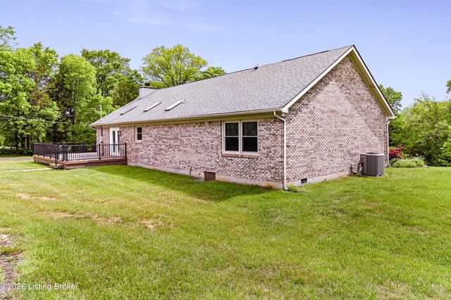 199 Lickskillet Dr, Shepherdsville, KY 40165