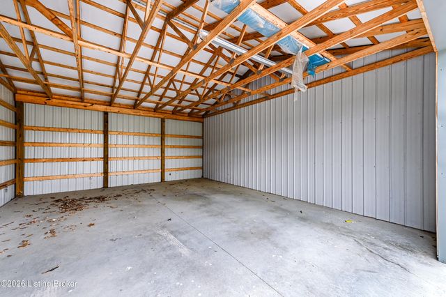 199 Lickskillet Dr, Shepherdsville, KY 40165