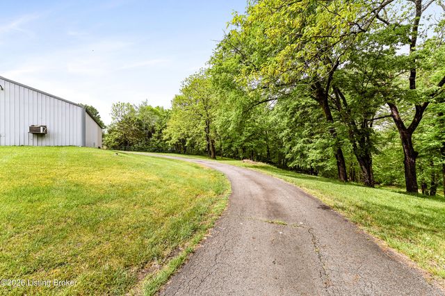 199 Lickskillet Dr, Shepherdsville, KY 40165