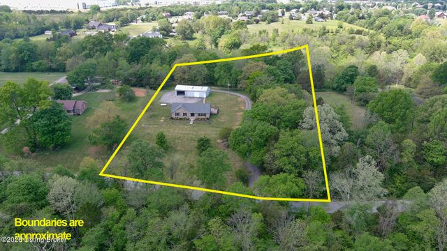 199 Lickskillet Dr, Shepherdsville, KY 40165