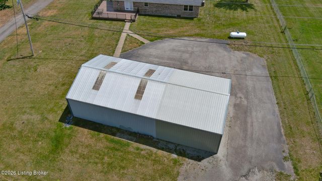 199 Lickskillet Dr, Shepherdsville, KY 40165