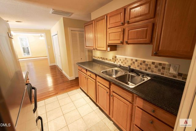 4 Winterberry Way, Chapel Hill, NC 27516