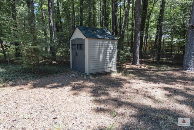 4 Winterberry Way, Chapel Hill, NC 27516