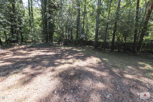 4 Winterberry Way, Chapel Hill, NC 27516