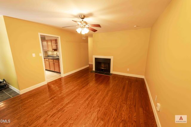 4 Winterberry Way, Chapel Hill, NC 27516
