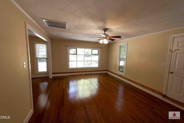 4 Winterberry Way, Chapel Hill, NC 27516