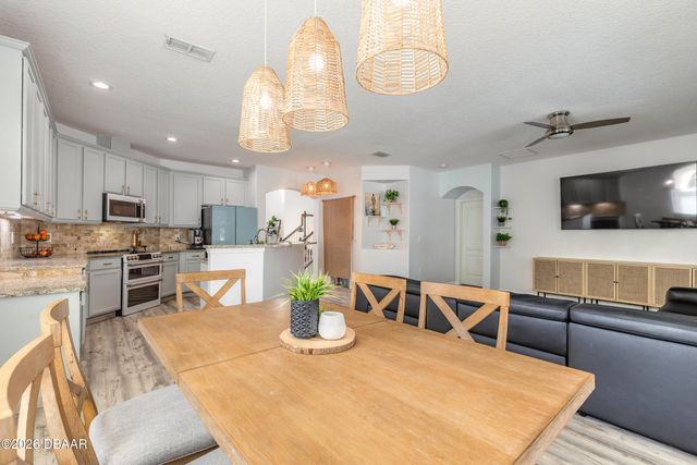 1215 Cap Diville Avenue, Port Orange, FL 32129