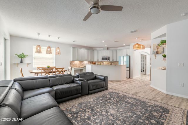 1215 Cap Diville Avenue, Port Orange, FL 32129