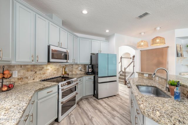 1215 Cap Diville Avenue, Port Orange, FL 32129