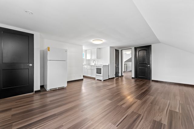 84 S Weston Avenue, Elgin, IL 60123