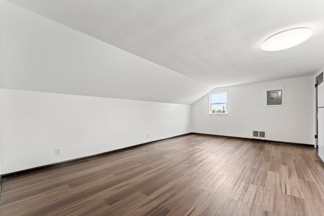 84 S Weston Avenue, Elgin, IL 60123