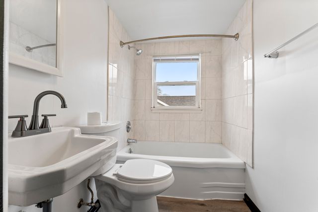 84 S Weston Avenue, Elgin, IL 60123