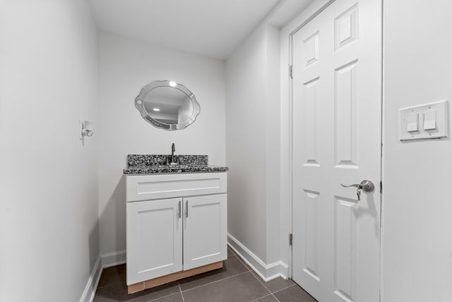 84 S Weston Avenue, Elgin, IL 60123