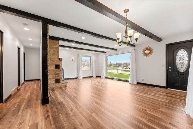 84 S Weston Avenue, Elgin, IL 60123