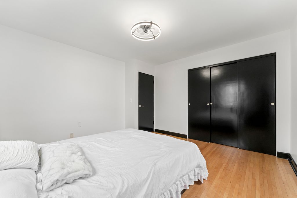 Image 11 of property listing at 84 S Weston Avenue, Elgin, IL 60123