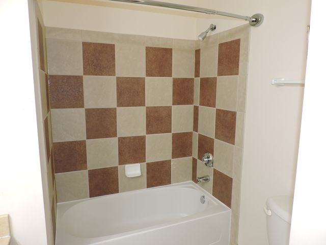5640 Cambridge Way, Hanover Park, IL 60133