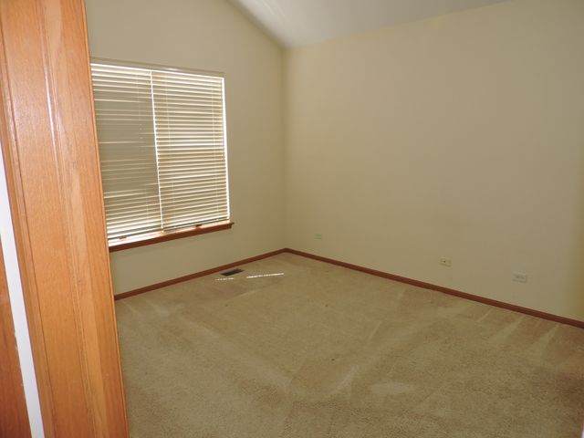 5640 Cambridge Way, Hanover Park, IL 60133