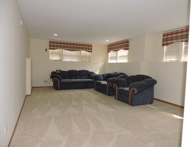 5640 Cambridge Way, Hanover Park, IL 60133