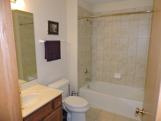 5640 Cambridge Way, Hanover Park, IL 60133