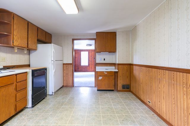 1150 48th Street, Moline, IL 61265