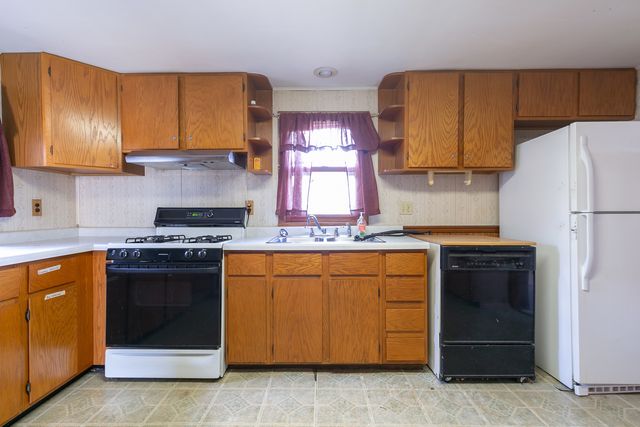 1150 48th Street, Moline, IL 61265