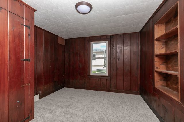 1150 48th Street, Moline, IL 61265