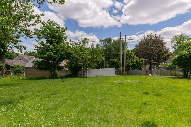 1150 48th Street, Moline, IL 61265