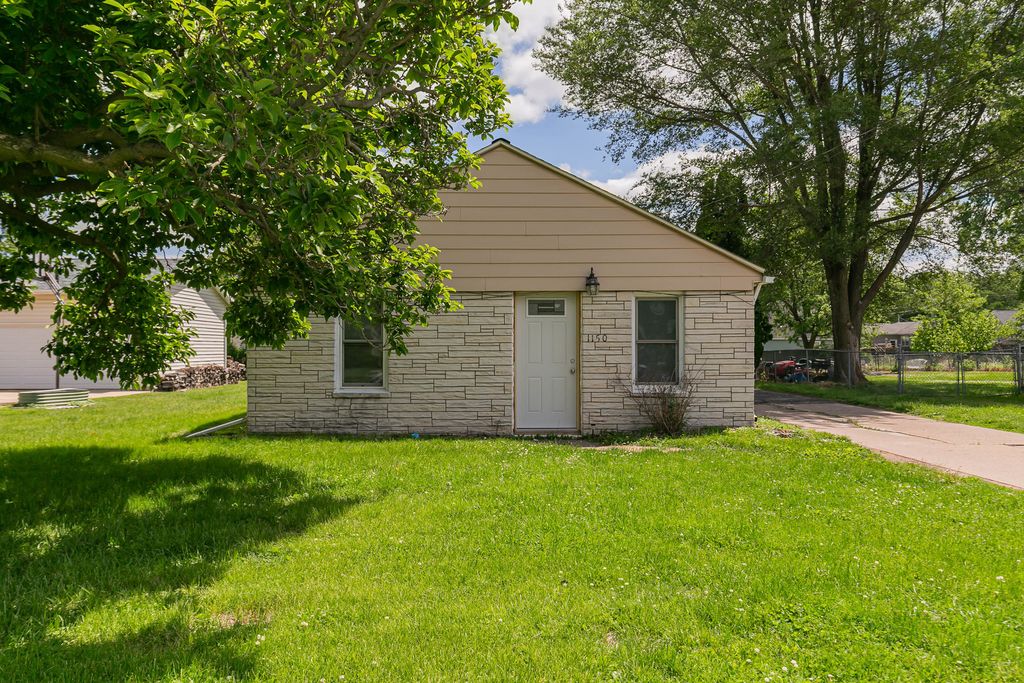 1150 48th Street, Moline, IL 61265