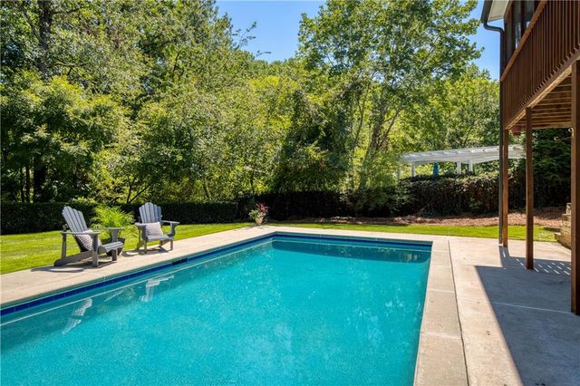 1175 Jennifer Oaks Drive, Alpharetta, GA 30004