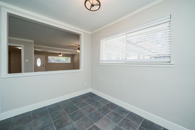 112 E Fairlane St, Longview, TX 75604