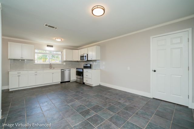 112 E Fairlane St, Longview, TX 75604