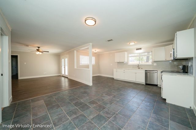 112 E Fairlane St, Longview, TX 75604