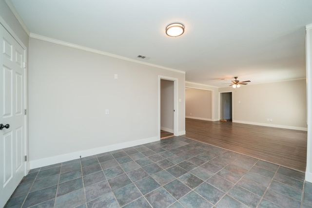 112 E Fairlane St, Longview, TX 75604