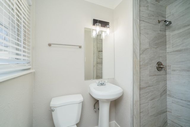 112 E Fairlane St, Longview, TX 75604