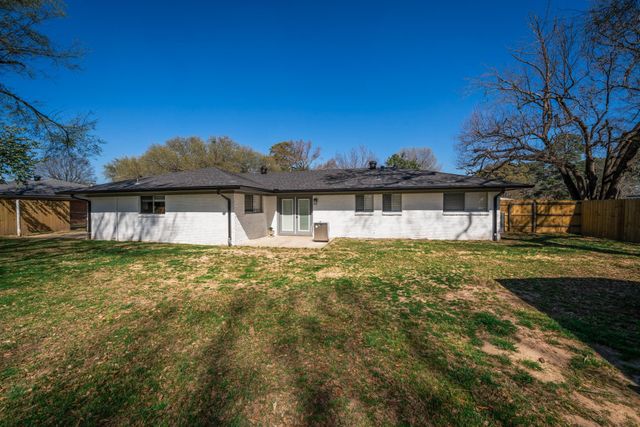 112 E Fairlane St, Longview, TX 75604