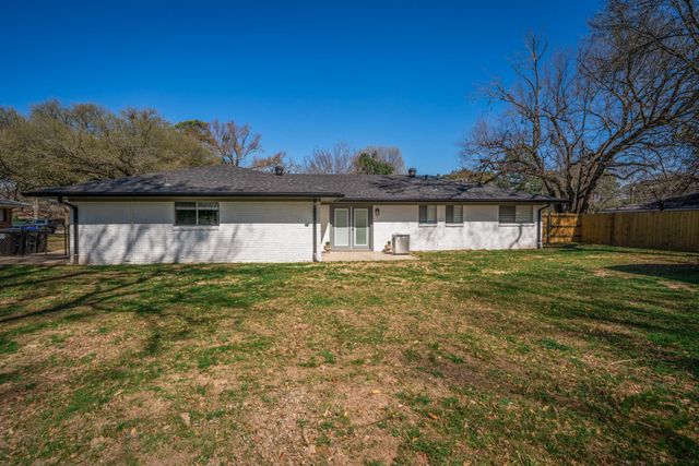 112 E Fairlane St, Longview, TX 75604