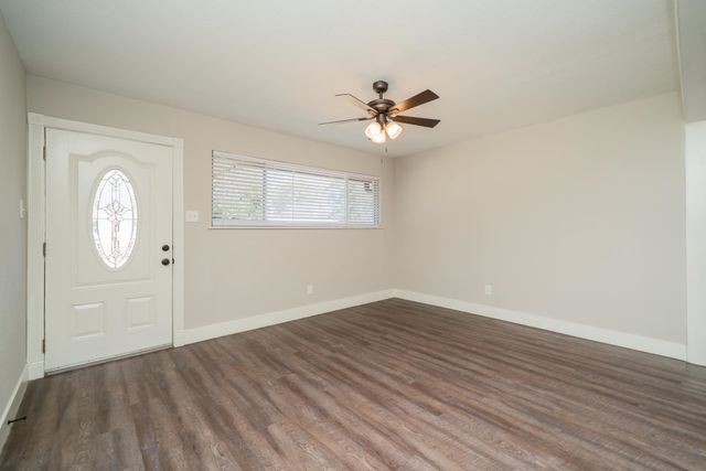 112 E Fairlane St, Longview, TX 75604