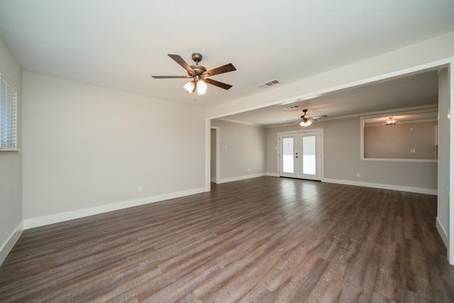 112 E Fairlane St, Longview, TX 75604