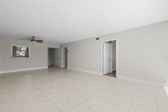 7425 BAY ISLAND DRIVE S 104, South Pasadena, FL 33707