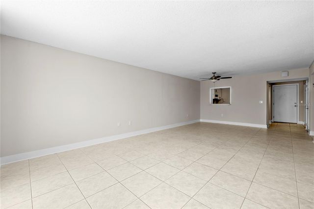 7425 BAY ISLAND DRIVE S 104, South Pasadena, FL 33707