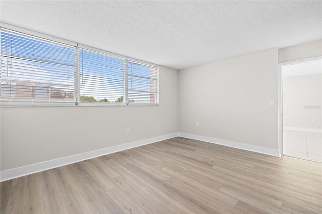 7425 BAY ISLAND DRIVE S 104, South Pasadena, FL 33707