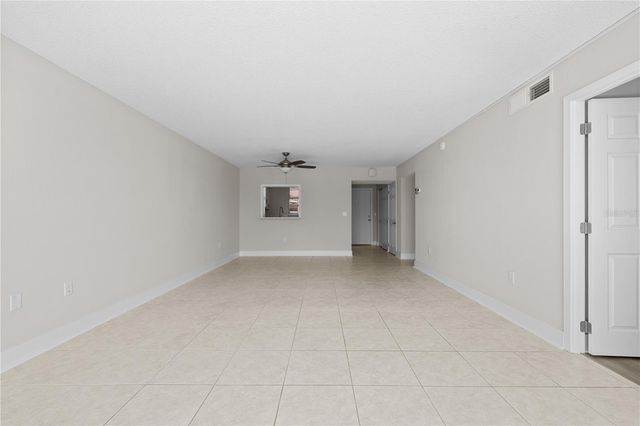7425 BAY ISLAND DRIVE S 104, South Pasadena, FL 33707