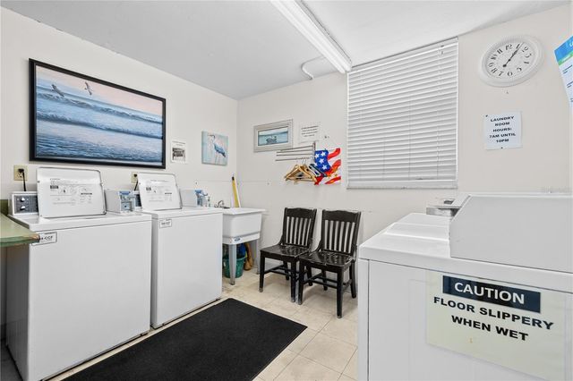 7425 BAY ISLAND DRIVE S 104, South Pasadena, FL 33707